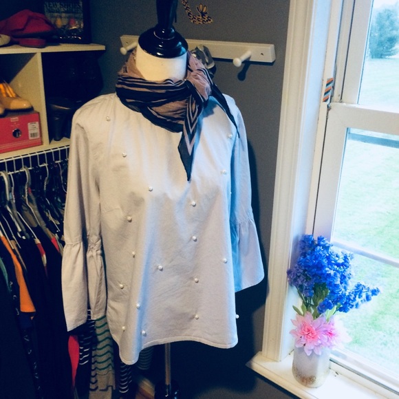 Beautiful light blue blouse with pearls - Picture 2 of 8